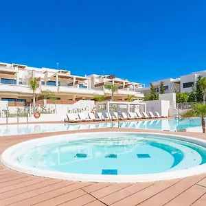 Apartment Vida Feliz: Beachside Luxury With Sea Views, La Cala De Mijas